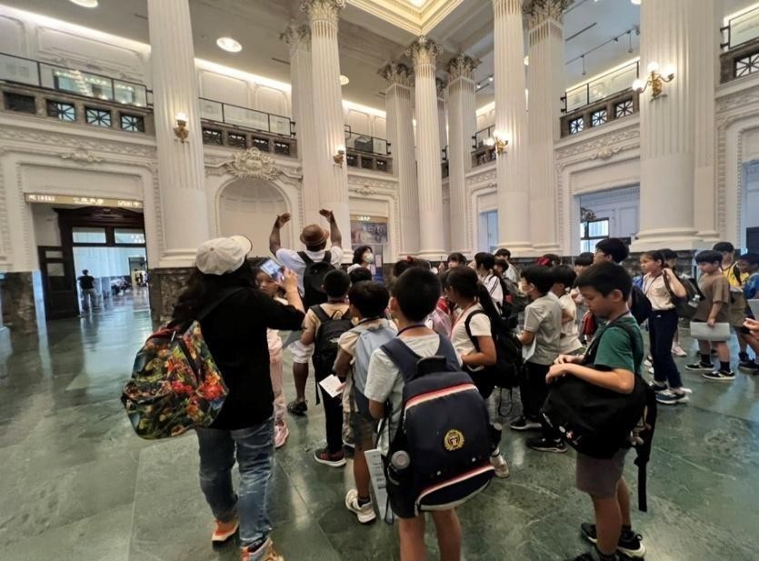 說明：台灣博物館 內